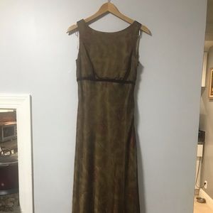 Flower pattern brown dress